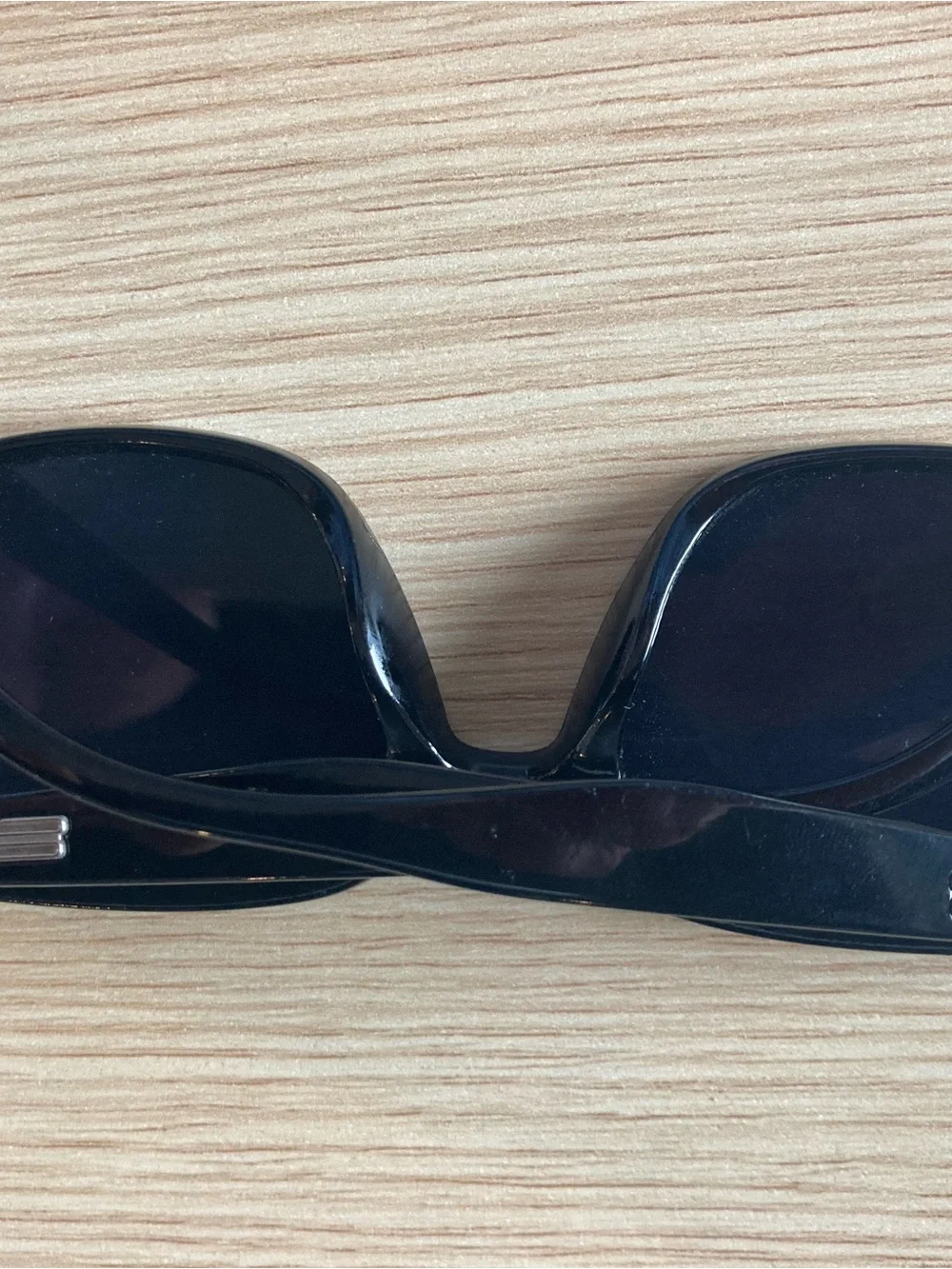 Classic Black Women's Sunglasses - Elegant Everyday Shades